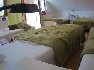 Camsoda Nude Webcam of voyeurcam-julmodels-bed-2