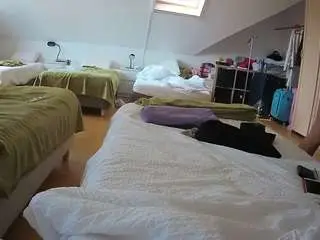 Camsoda Live Sex Cam of voyeurcam-julmodels-bed-2