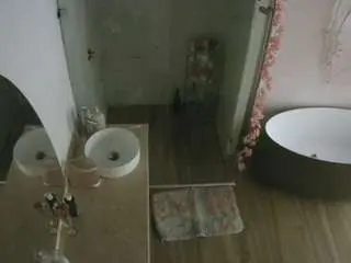 Camsoda Nude Webcam of voyeurcam-casa-salsa-bathroom-6