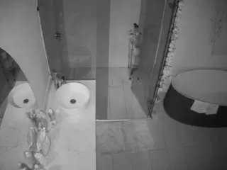 Camsoda Private Sex Chat of voyeurcam-casa-salsa-bathroom-6