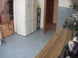 Camsoda Live Sex Cam of voyeurcam-julmodels-kitchen