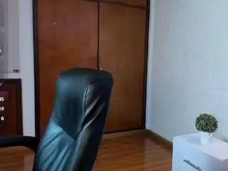 Camsoda Adult Webcams of carolinne-miller
