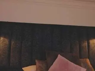 Camsoda Nude Webcam of arianna-suarezz