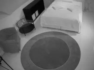 Camsoda Live Sex of voyeurcam-julmodels-whitebed-1