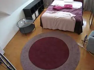Camsoda Live Sex Cam of voyeurcam-julmodels-whitebed-1