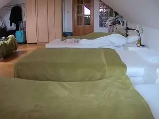 Camsoda Live Sex Cam of voyeurcam-julmodels-bed-3