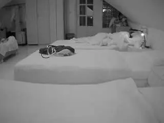 Camsoda Live Sex Cam of voyeurcam-julmodels-bed-3