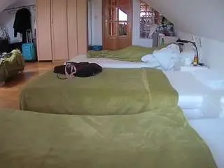 Camsoda Adult Webcams of voyeurcam-julmodels-bed-3