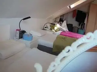 Camsoda Adult Webcam of voyeurcam-julmodels-bed-4