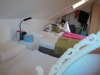 Camsoda Private Sex Chat of voyeurcam-julmodels-bed-4
