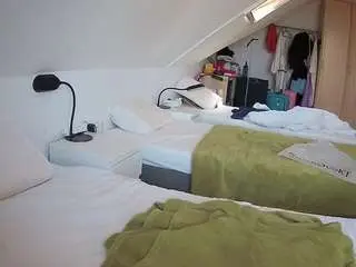 Camsoda Adult Webcams of voyeurcam-julmodels-bed-4