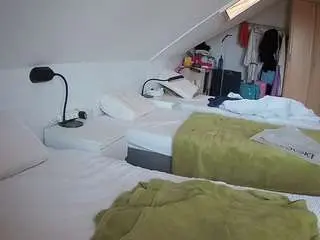 Camsoda Live Sex Cam of voyeurcam-julmodels-bed-4
