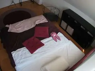 Camsoda Sex Chat of voyeurcam-julmodels-whitebed-2