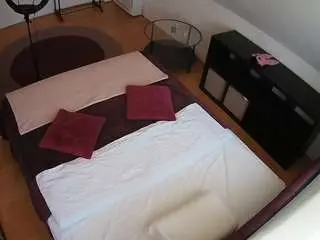 Camsoda Private Sex Chat of voyeurcam-julmodels-whitebed-2
