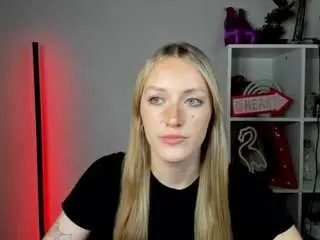 Camsoda Nude Webcam of evelynblond