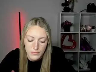 Camsoda Nude Webcam of evelynblond