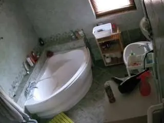 Camsoda Sex Cam of voyeurcam-julmodels-bath-1st-2