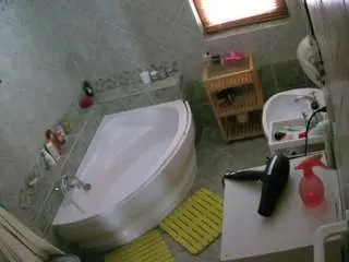 Camsoda Private Sex Chat of voyeurcam-julmodels-bath-1st-2