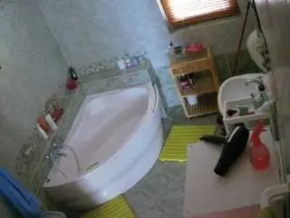 Camsoda Private Sex Chat of voyeurcam-julmodels-bath-1st-2