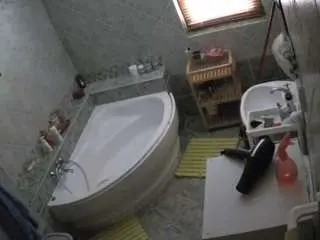 Camsoda Private Sex Chat of voyeurcam-julmodels-bath-1st-2