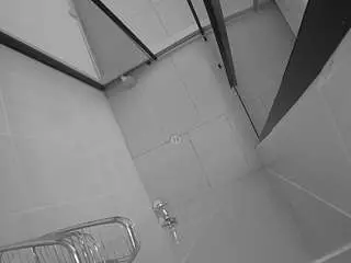 Camsoda Nude Webcam of voyeurcam-jb-shower-2