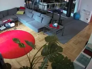 Camsoda Adult Webcam of voyeurcam-julmodels-living-2