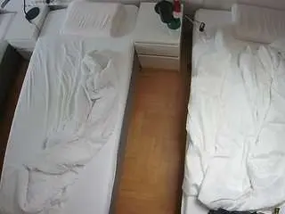 Camsoda Private Sex Chat of voyeurcam-julmodels-bed-5