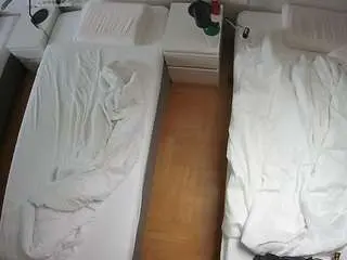 Camsoda Live Sex Cam of voyeurcam-julmodels-bed-5