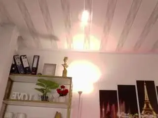 Camsoda Nude Webcam of ellariojass