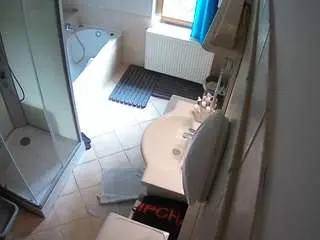 Camsoda Nude Webcam of voyeurcam-julmodels-bath-2nd-2