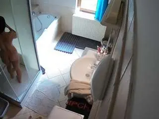 Camsoda Free Live Porn of voyeurcam-julmodels-bath-2nd-2