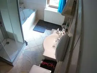 Camsoda Free Live Porn of voyeurcam-julmodels-bath-2nd-2
