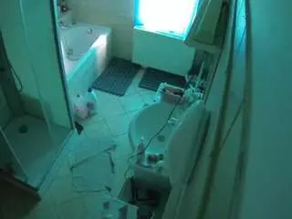 Camsoda Best Webcam of voyeurcam-julmodels-bath-2nd-2