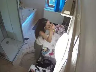 Camsoda Free Live Porn of voyeurcam-julmodels-bath-2nd-2