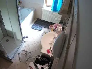 Camsoda Live Porn of voyeurcam-julmodels-bath-2nd-2