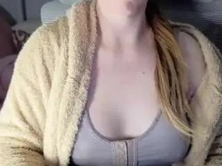 Camsoda Sex Cam of bigcreamyass