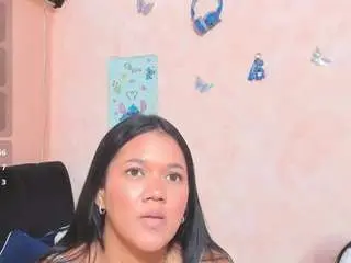 Camsoda Nude Webcam of sara-mia