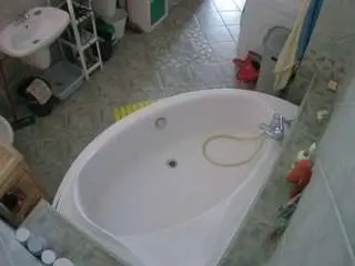 Camsoda Sex Chat of voyeurcam-julmodels-bath-1st-1