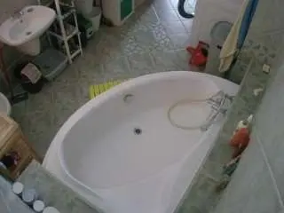 Camsoda Live Sex Cam of voyeurcam-julmodels-bath-1st-1