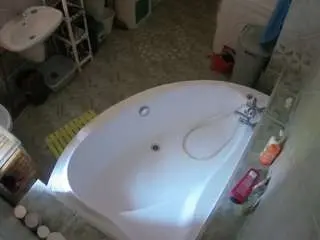 Camsoda Sex Chat of voyeurcam-julmodels-bath-1st-1
