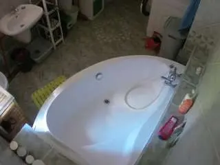 Camsoda Live Sex of voyeurcam-julmodels-bath-1st-1