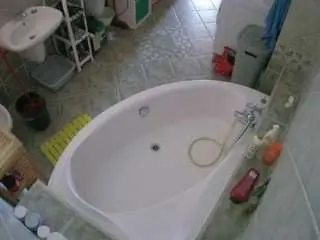 Camsoda Sex Cam of voyeurcam-julmodels-bath-1st-1