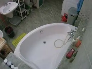 Camsoda Nude Webcam of voyeurcam-julmodels-bath-1st-1
