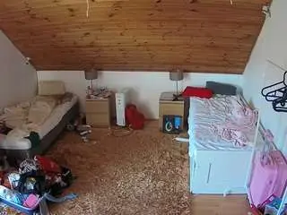 Camsoda Free Live Porn of voyeurcam-julmodels-whitebed-3