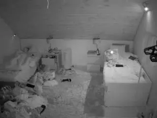 Camsoda Nude Webcam of voyeurcam-julmodels-whitebed-3