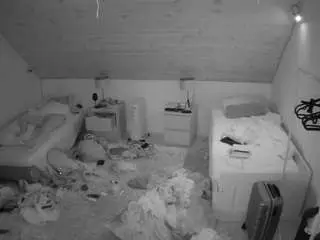 Camsoda Live Porn of voyeurcam-julmodels-whitebed-3