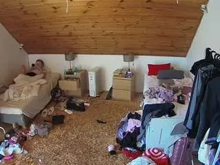 Camsoda Private Sex Chat of voyeurcam-julmodels-whitebed-3