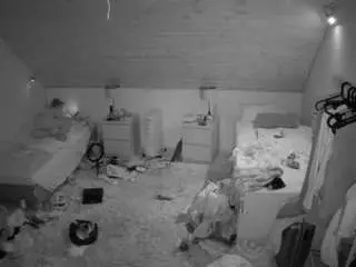 Camsoda Free Live Porn of voyeurcam-julmodels-whitebed-3