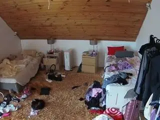 Camsoda Private Sex Chat of voyeurcam-julmodels-whitebed-3
