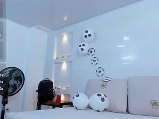 Camsoda Free Porn Cam of zenda-evans